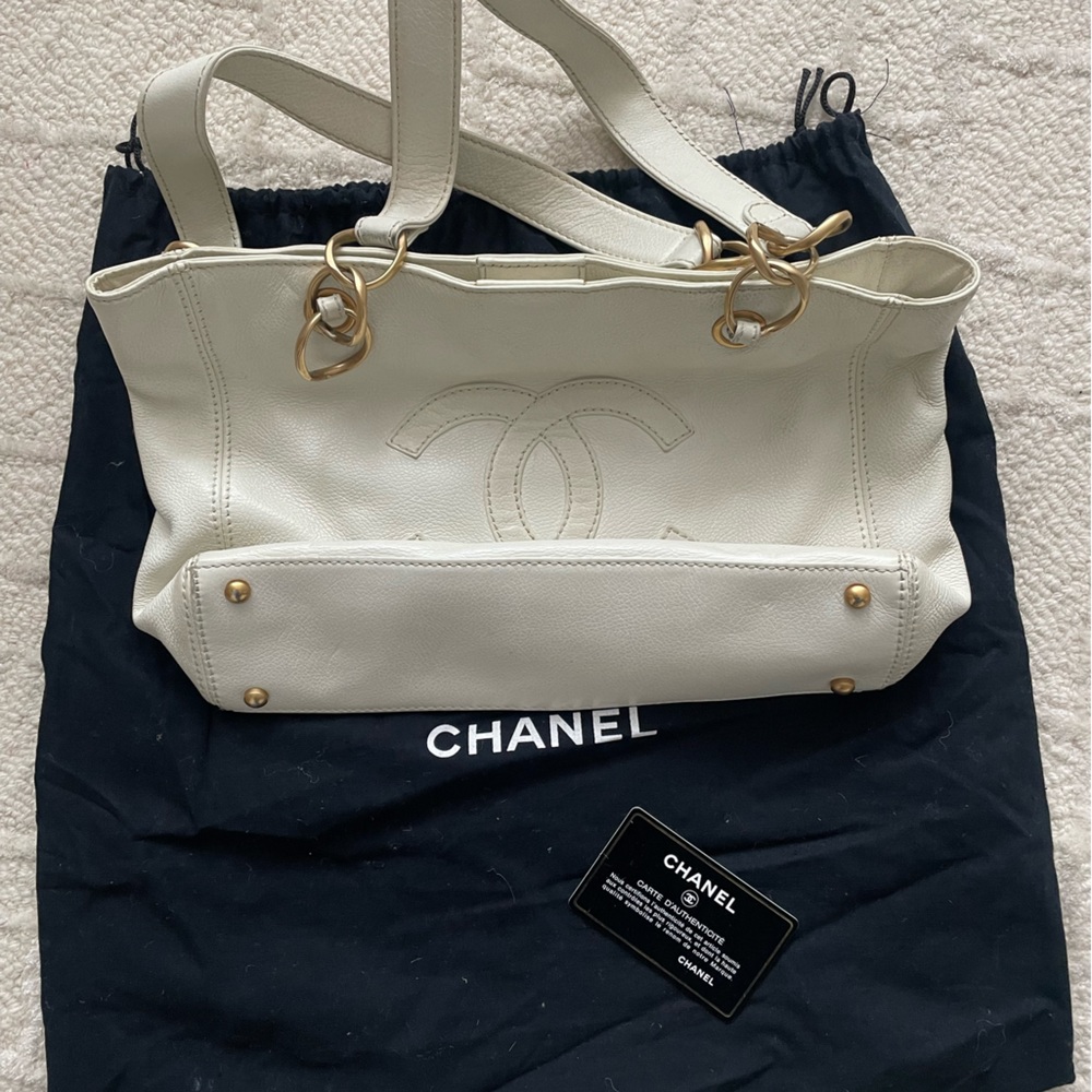 Authentic CHANEL shoulder bag - Picture 3 of 6